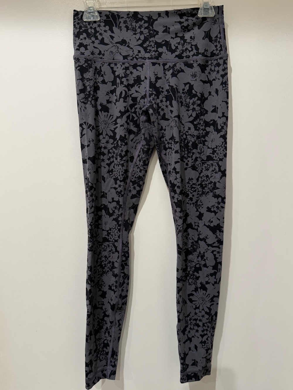 Lululemon Women’s High Wasted Floral Pattern Leggings Size 8-10